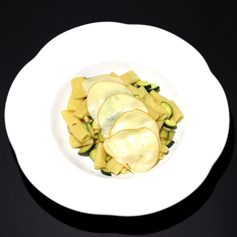Macaroni with courgettes and scamorza cheese